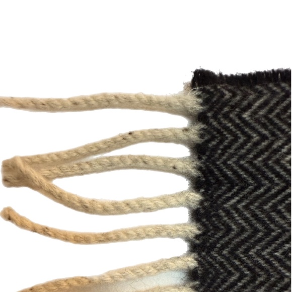 Ann Taylor Herringbone Scarf – Merino Wool & Angora –  Made in Scotland - Picture 6 of 9